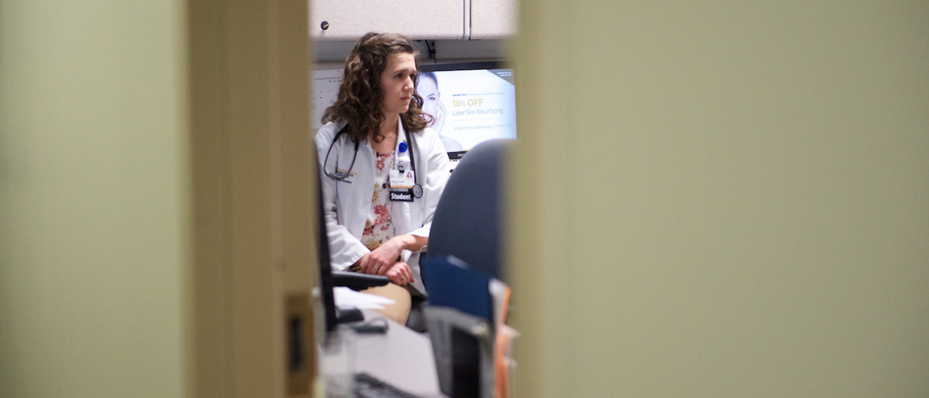 2018_1 Med Student in OBGYN Clinic 18.JPG